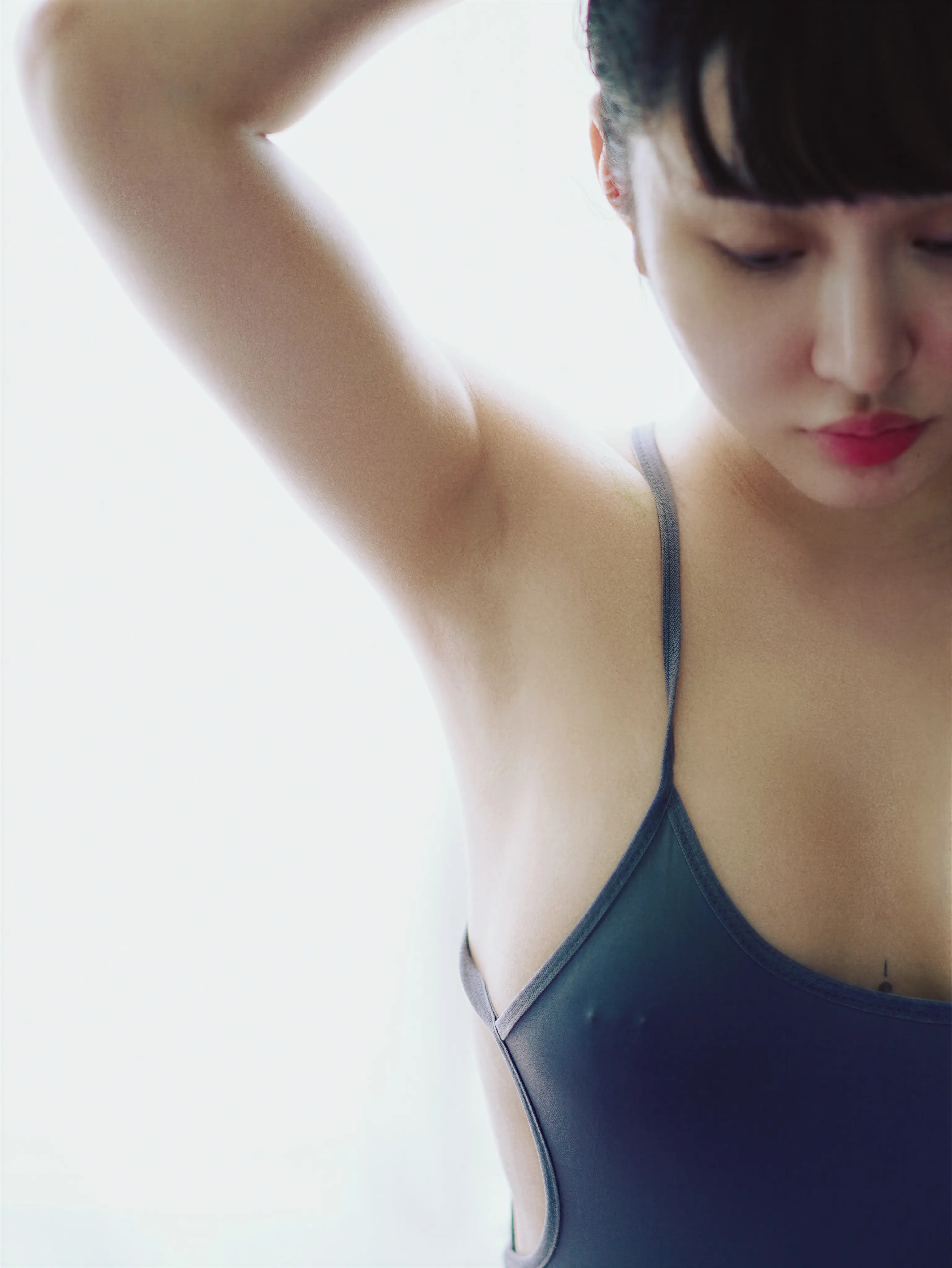 宋昱欣 – 小背心 10P